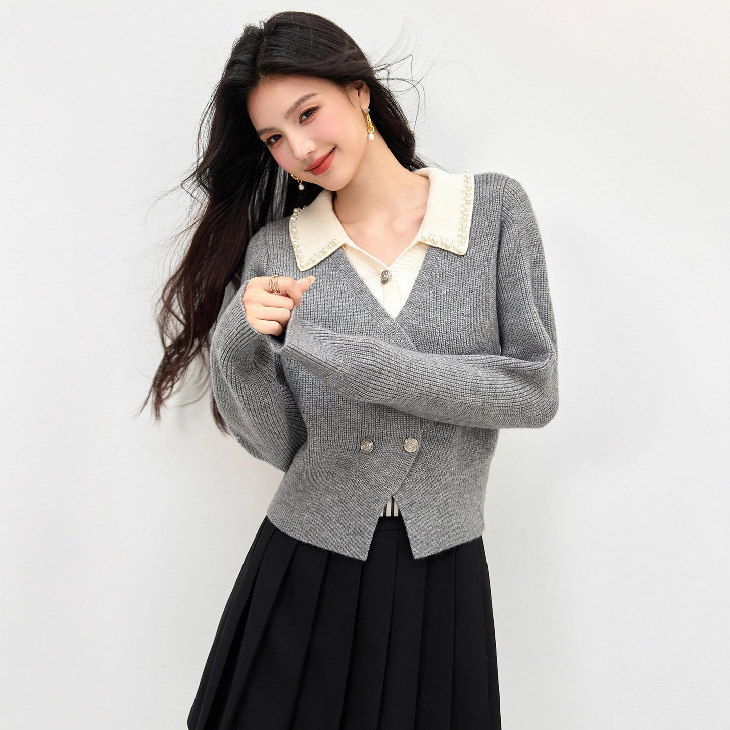 Chic Color-Blocking Knit Cardigan for Women with Turn-Down Collar and Fake Two-Piece Design, Short Sleeveless Sweater Coat